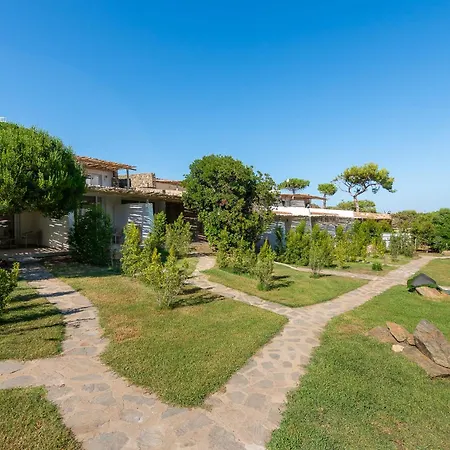 מלון Cala Lupo 4*
