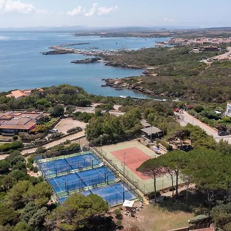 فندق Cala Lupo 4*