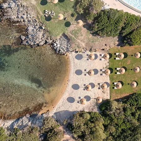 Cala Lupo 4*