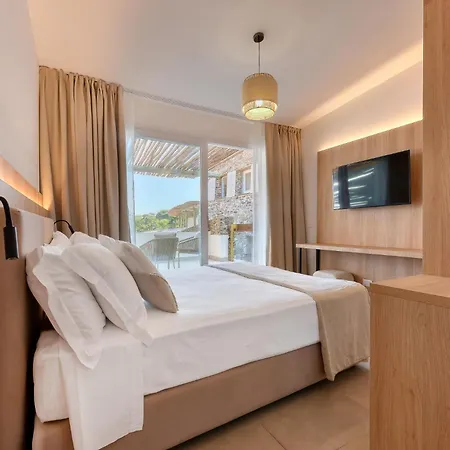 Cala Lupo Hotel 4*