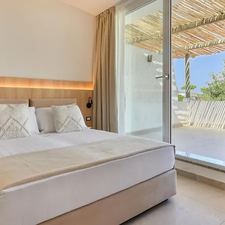 Hotel Cala Lupo 4*