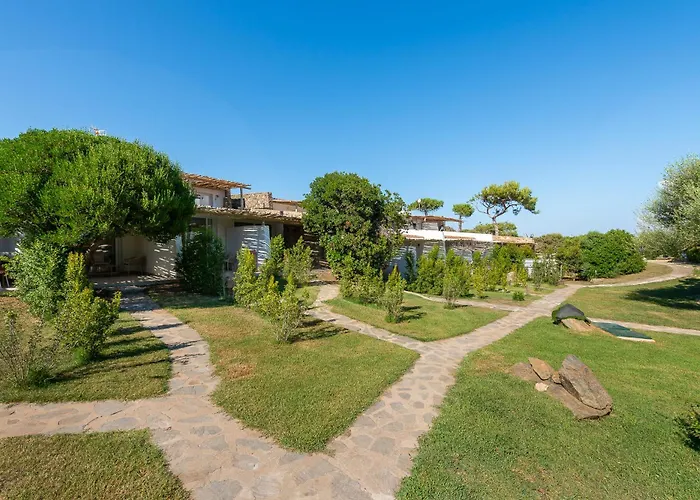 מלון Cala Lupo 4*